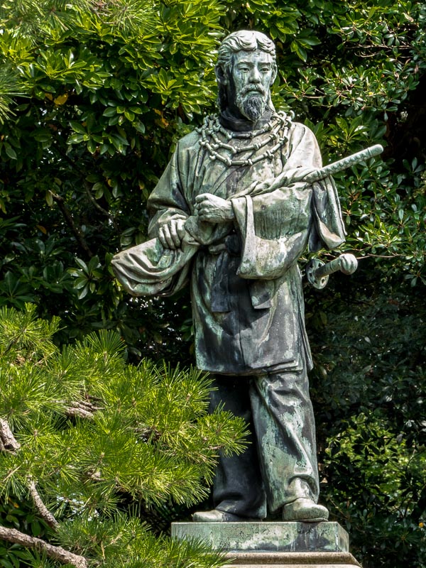 Hama-rikyu Gardens Statue of Hunter