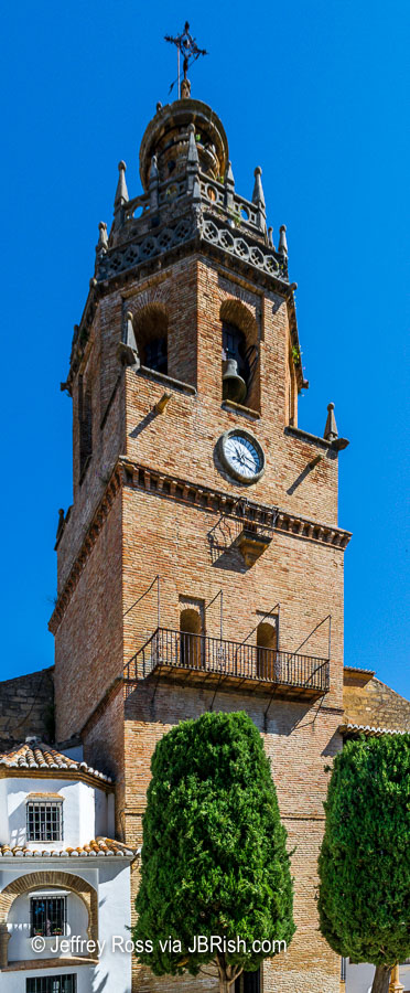 clock tower of the Church of Santa Maria la Mayor.