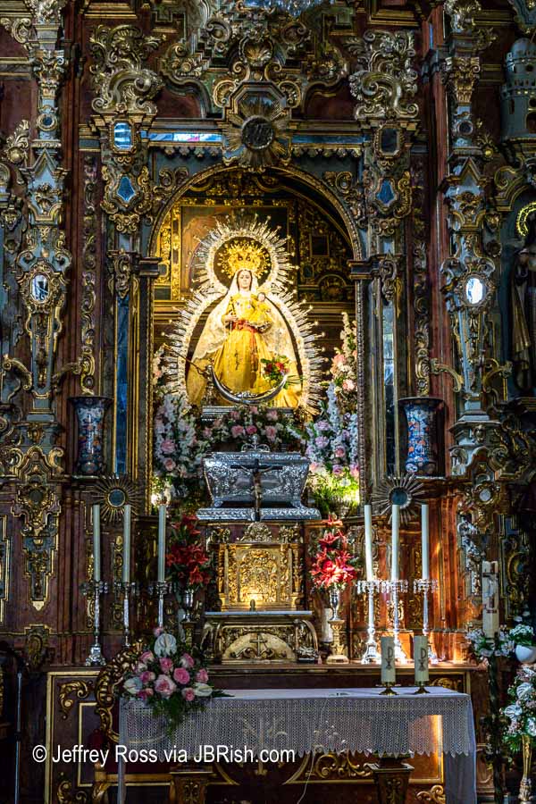  altar of the Virgen de la Paz - close up