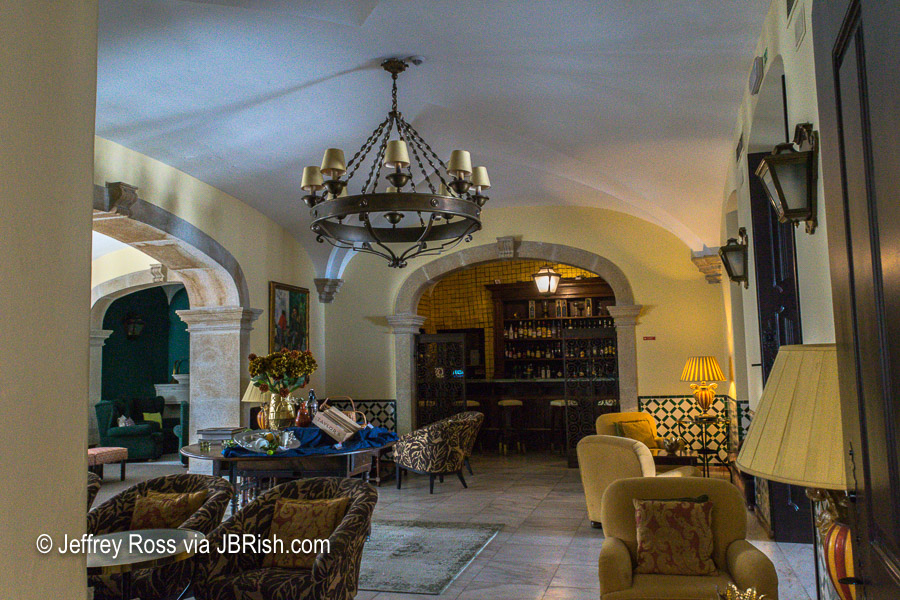 sitting room of the Pousada Convento de Evora – Hotel Loios