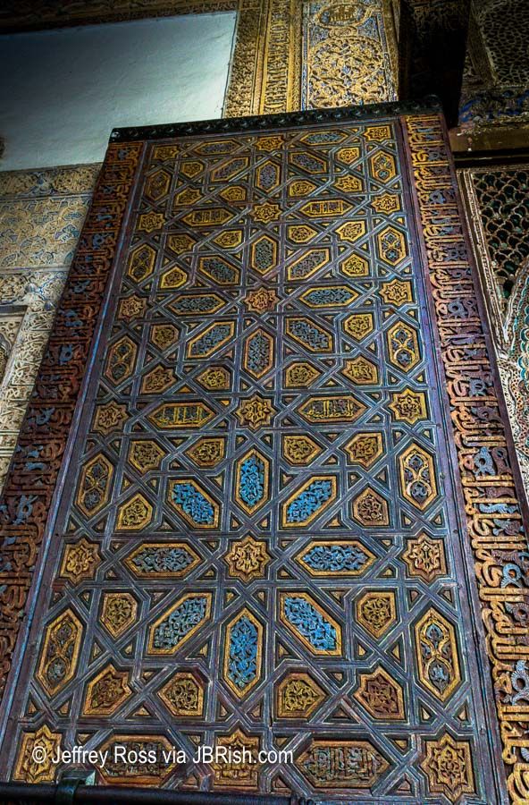 Wooden panel with Moorish patterns